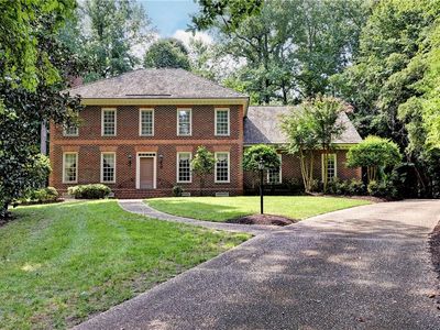 127 Woodmere Ct