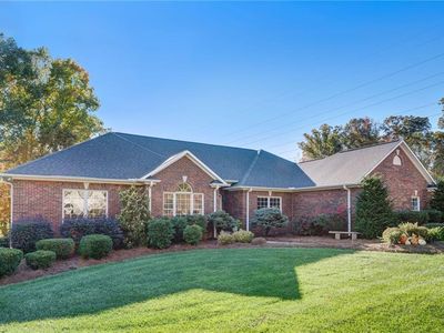 203 W Stonebury Ct