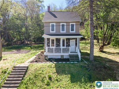 1156 William St