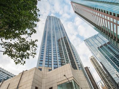 512 N McClurg Ct APT 2303