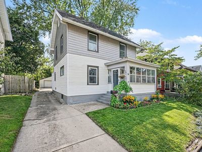 16 Dean St NE