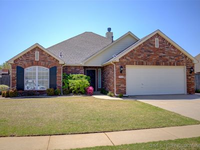 1717 W Charleston St