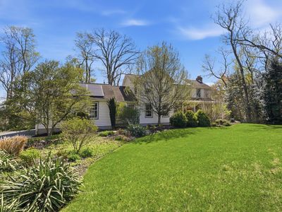 55 Howes Ln