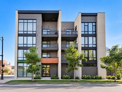 2405 W Iowa St #402