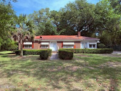 6858 Frontage Road W