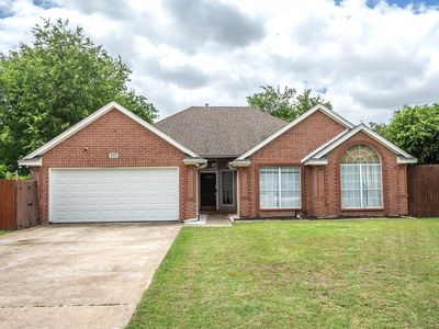 Property at 115 S Blue Bonnet Cir, Justin, TX