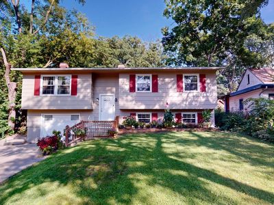 18099 W Valley Dr