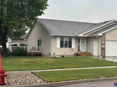 210 W Maple St