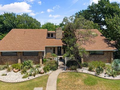 2211 Southcrest Dr