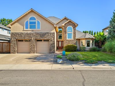 1981 Bluegrass Dr