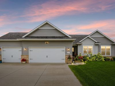 1807 Waxwing Way