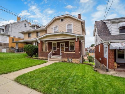 719 Woodbourne Ave