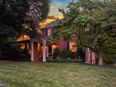 8422 Queen Annes Dr