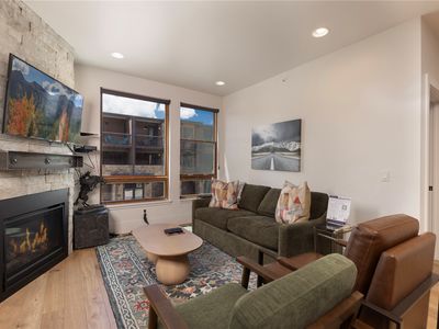 1080 Blue River Pkwy #203