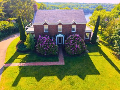715 River Road