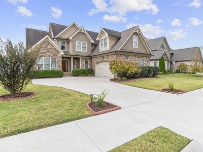 8238 Knotting Wood Way