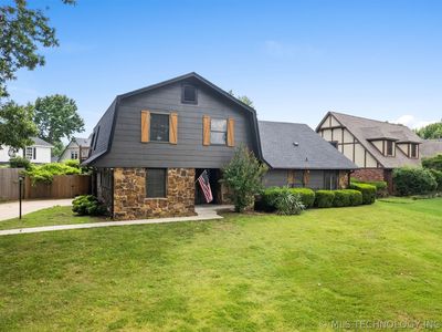8722 E 74th Pl