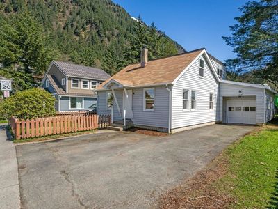 104 Behrends Ave