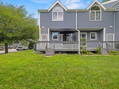 1691 Norwich New London Turnpike APT E1