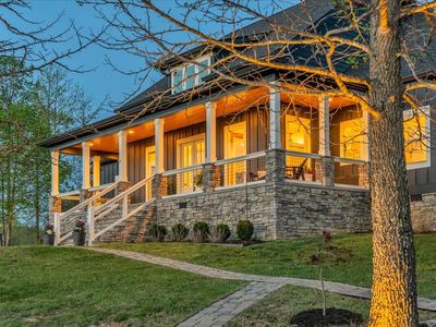 1115 River Bluffs Dr
