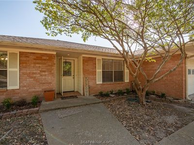 1819 Leona Dr