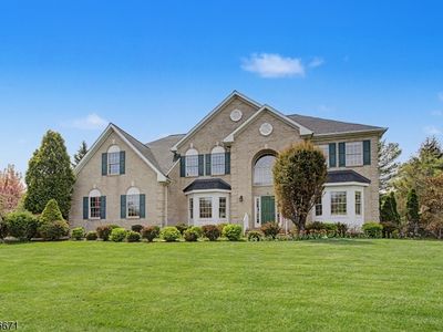 39 Briarwood Drive East