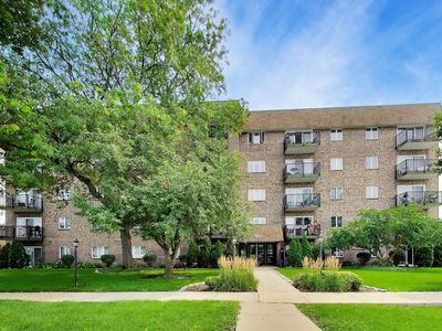Property at 907 Curtiss St APT 404, Downers Grove, IL
