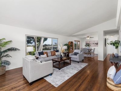 1711 Ridge View Dr
