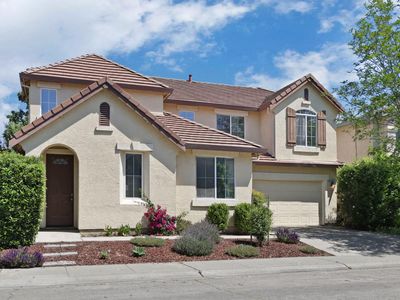 101 S Pinnacles Cir