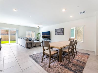 7211 Alabaster Peak St