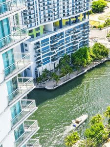 92 SW 3rd St APT 3808