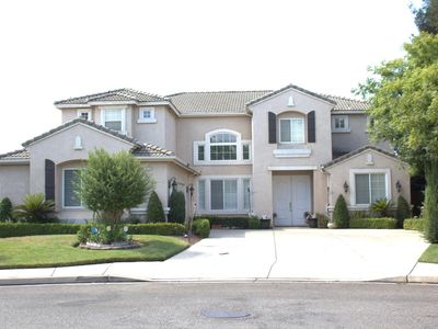 2419 E Eclipse Ave