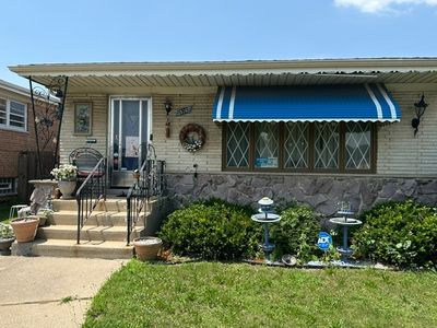 526 Manistee Ave