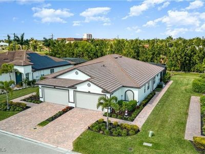 1127 S Town And River Dr