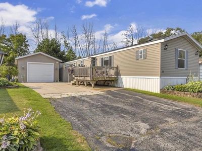 Property at 33 S Hiawatha Cir #33, Sheboygan, WI