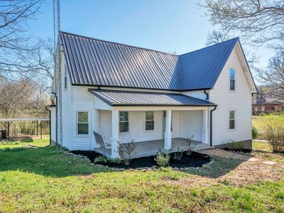 Property at 606 Thomas Ave, Cumberland City, TN