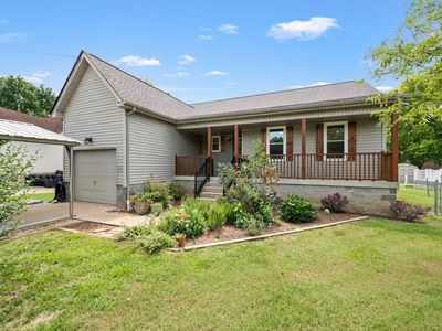 Property at 610 Nearlake Ct, La Vergne, TN