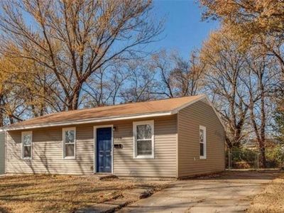Property at E 40th St, Kansas City, MO