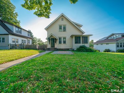 33 Collins Parkway