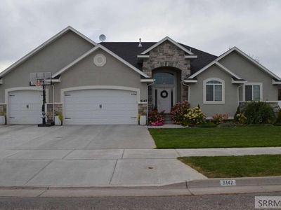 5147 Eaglewood Dr