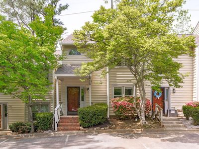 203 Oak Hollow Ct
