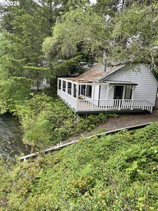 54460 McKenzie River Dr