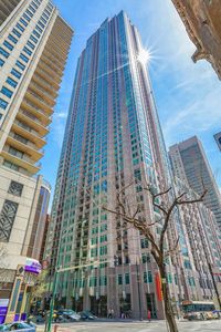 33 W Ontario St APT 17I