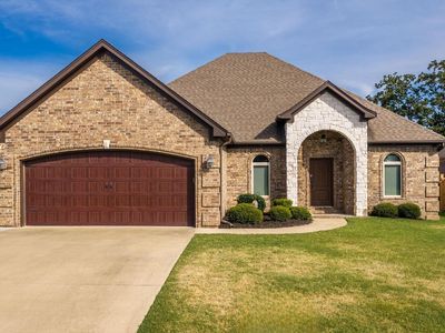 8901 Meadow Gardens Cir
