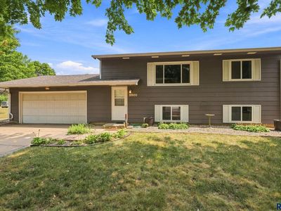 2500 S Groveland Ave