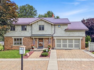 320 Robertson Rd