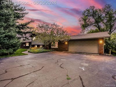 10421 Elizabeth Lake Rd