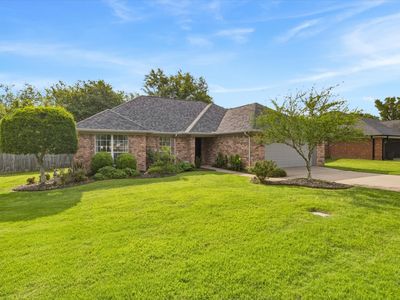 105 Stone Briar Dr N