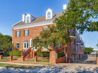 4034 Rawlins St APT 102