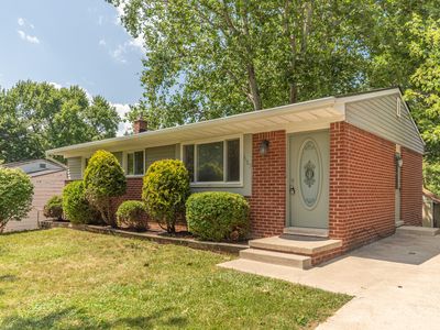 603 Manor Dr